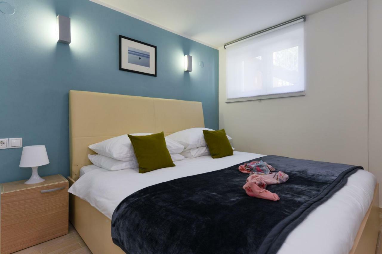 Cecilia Apartments Лун Екстериор снимка